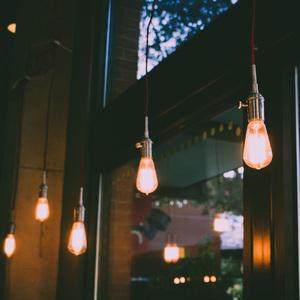 Bombilla LED Vintage ST64 - Dimeable - 3W - Luz ámbar 4 Bombilla LED Vintage ST64 - Dimeable - 3W - Luz ámbar - Imagen 4