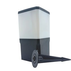 Mini poste de exterior con estaca – Para 1 luz E27 – Acabado negro